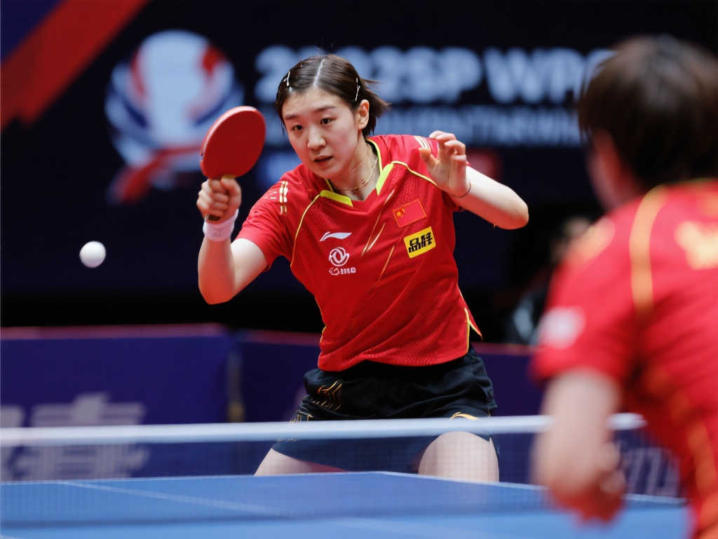 孙颖莎4-0横扫加拿大名将张墨，乒乓球世界杯首战告捷